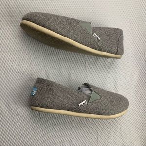Toms